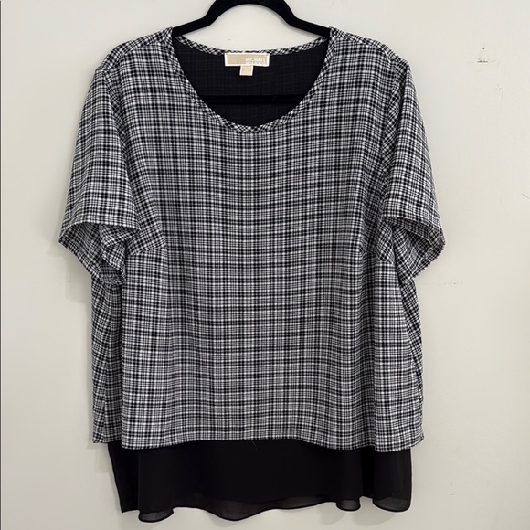 Michael Kors Size 2X Black and White Relaxed Blouse Square Pattern - Picture 1 of 7